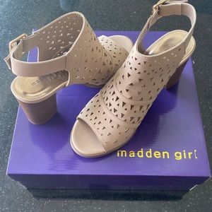 Madden Girl size 8 1/2 tan heels